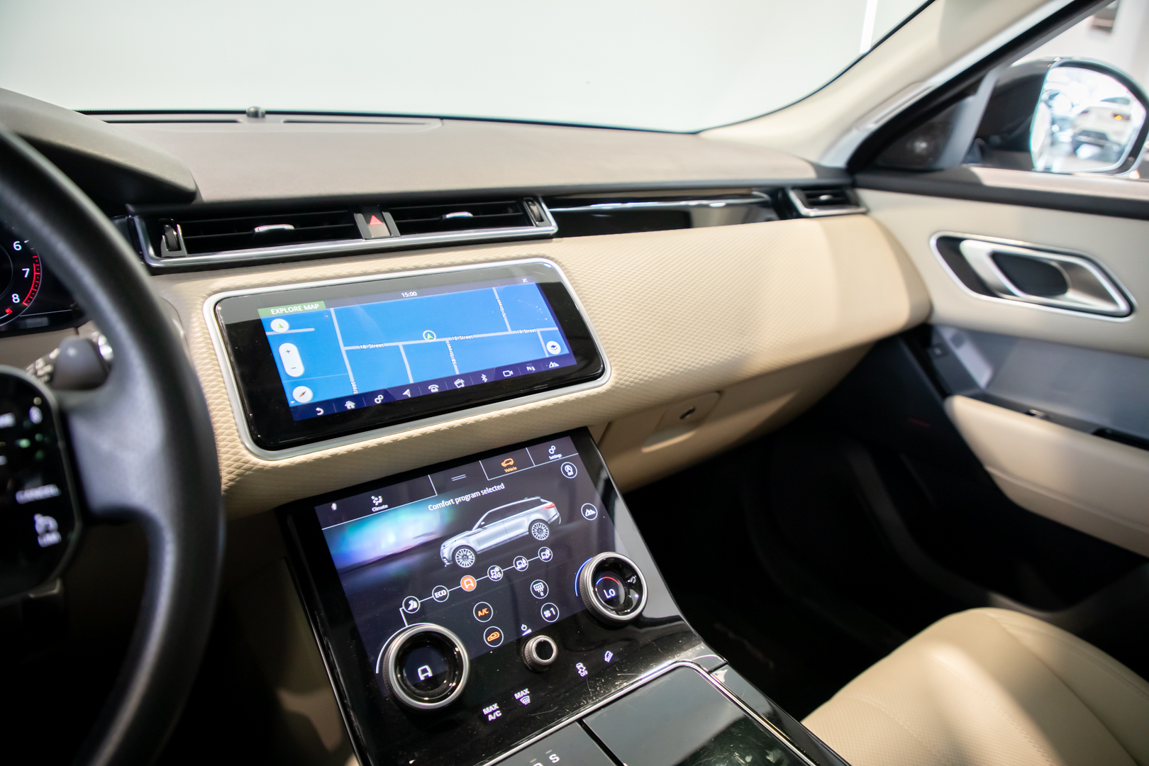 RANGE ROVER VELAR GCC