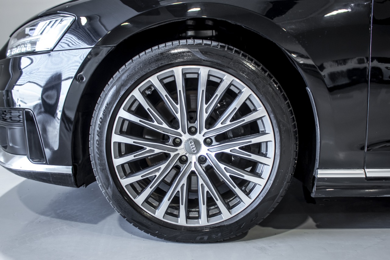 AUDI A8L