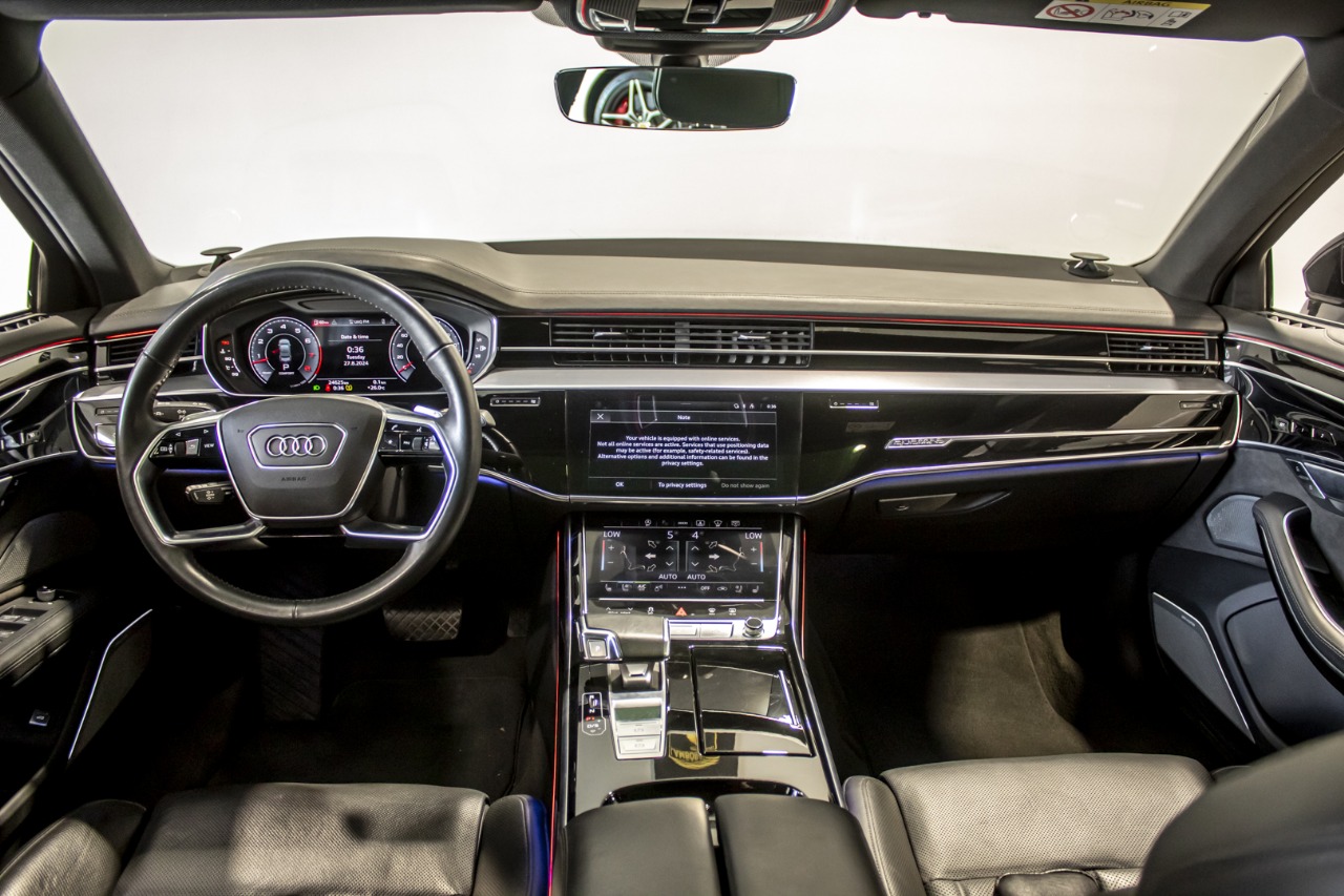 AUDI A8L