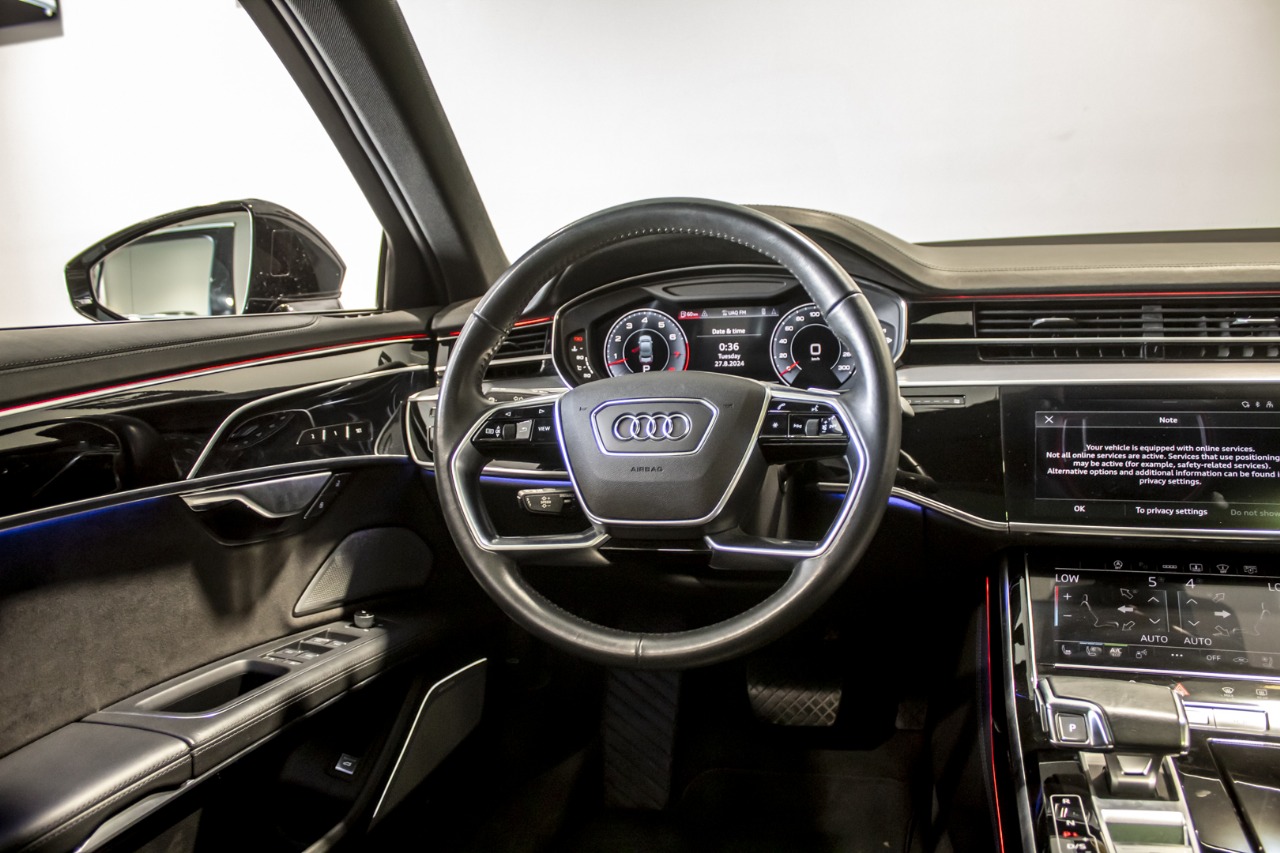 AUDI A8L