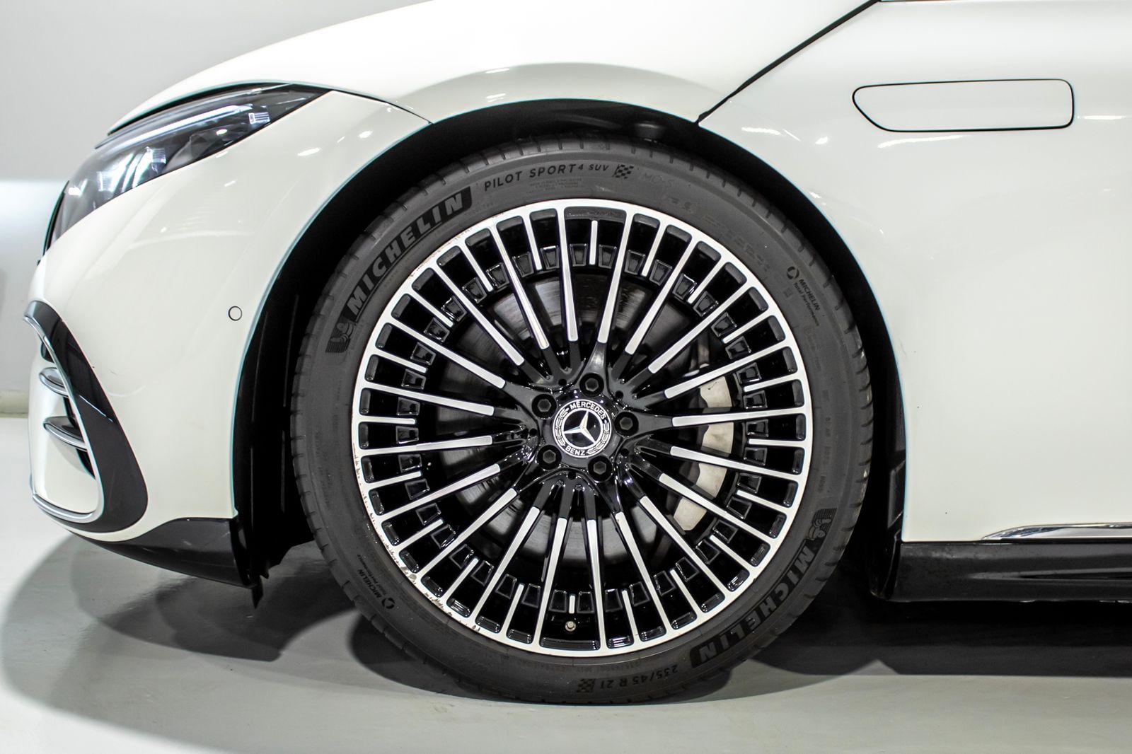 MERCEDES EQS