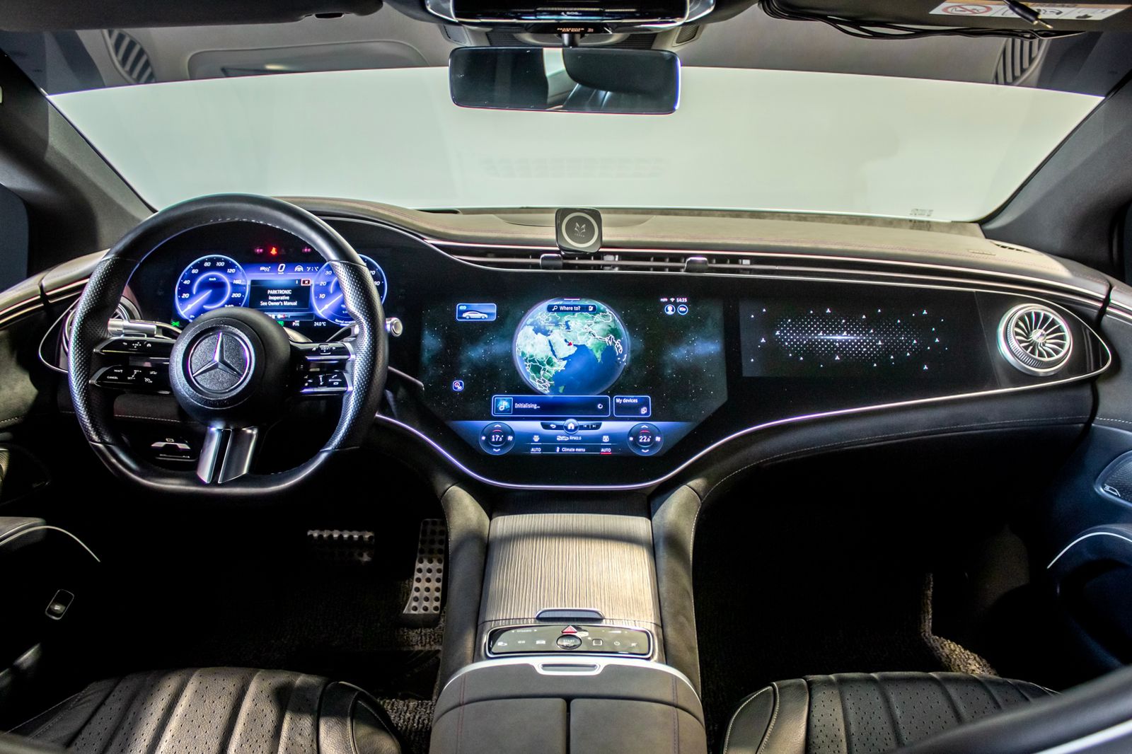 MERCEDES EQS