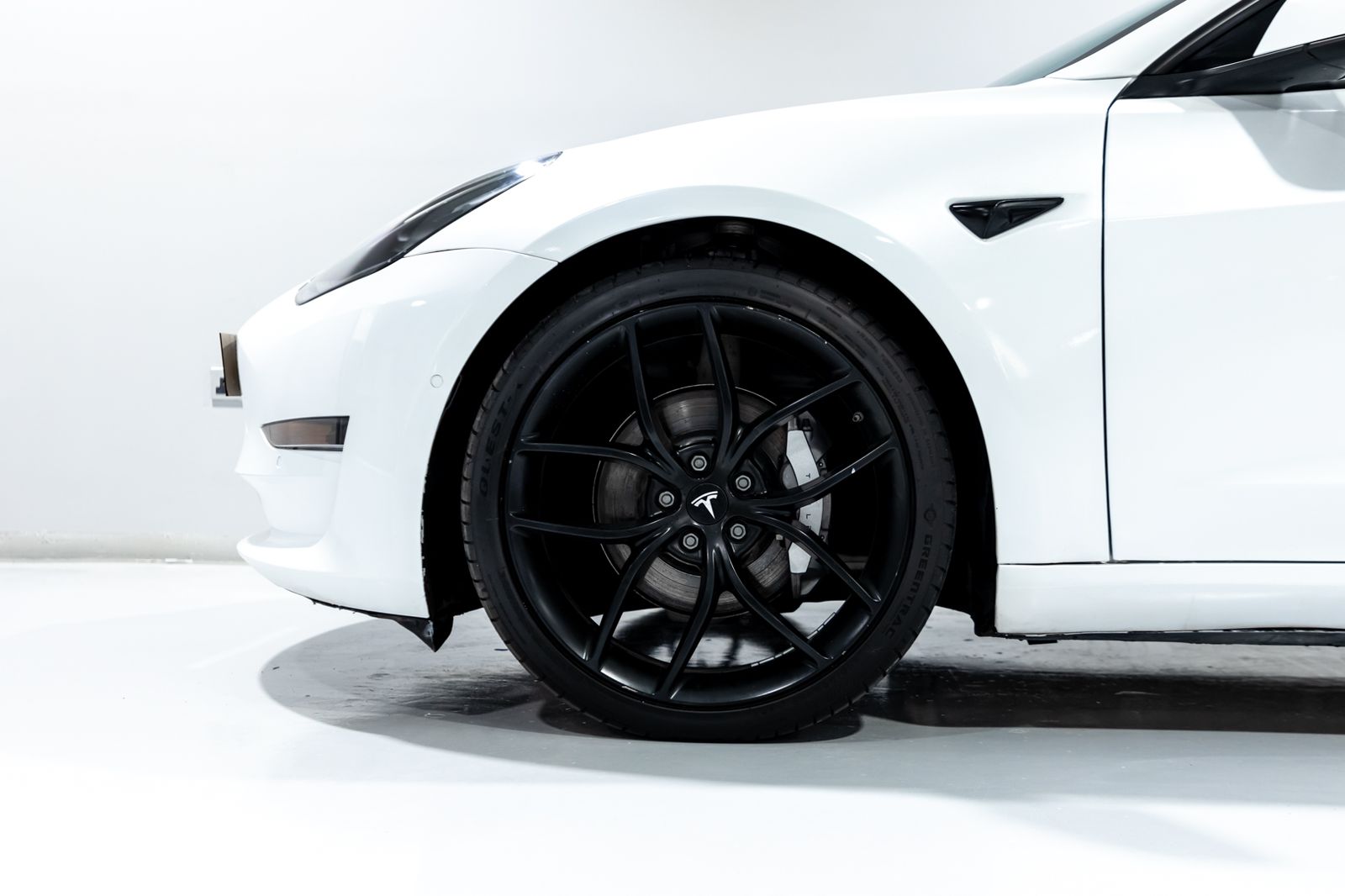 TESLA MODEL 3 LONG RANGE
